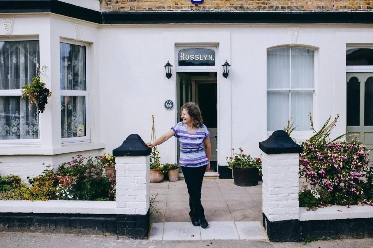 Staying Near Spitfire Museum: 5 Family Hotels Compared