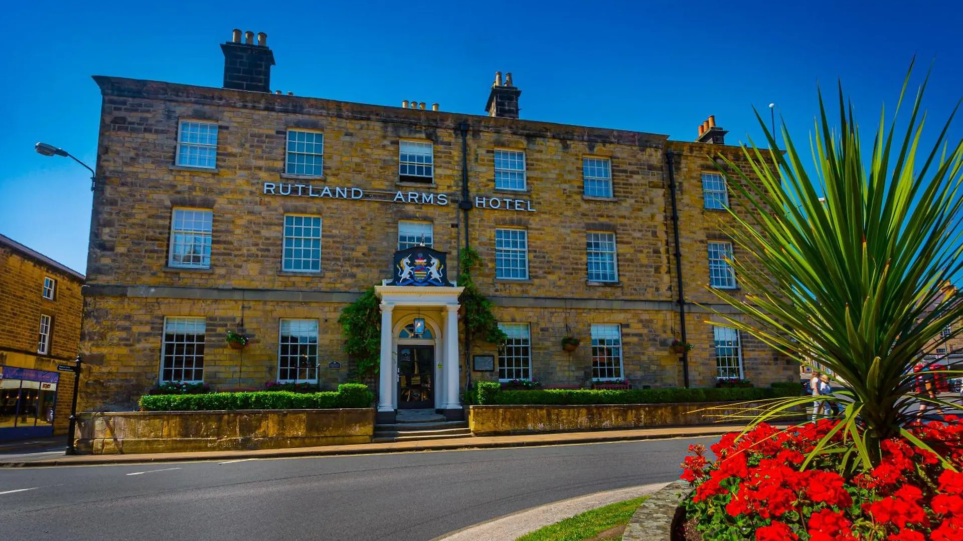 4 Top 4-Star Hotels Near Chatsworth House for Peak District Stays